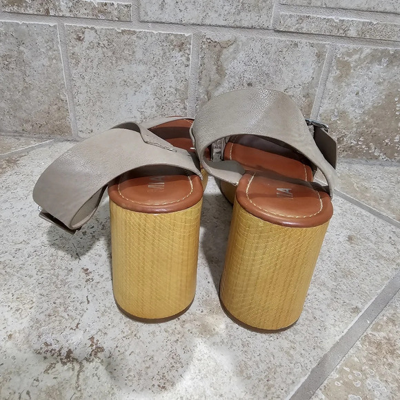 MIA 9.5 Taupe Wood Platform Sandals Strappy Buckle Retro 70s Y2K Chunky Heels - Picture 5 of 8